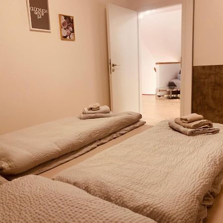Felix Living 3, Modern & Cozy 2 Zimmer Wohnung, Netflix, Parkplatz Salzweg Kültér fotó